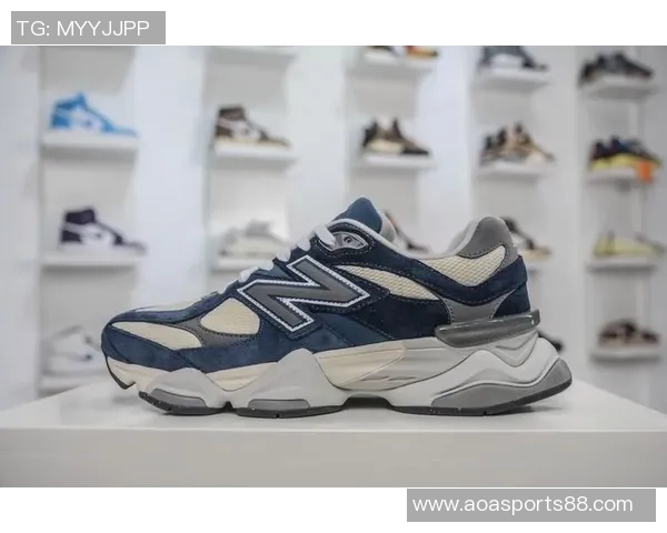 库里今日亮相穿搭JoeFreshgoods与NewBalance联名2010款球鞋引发热议