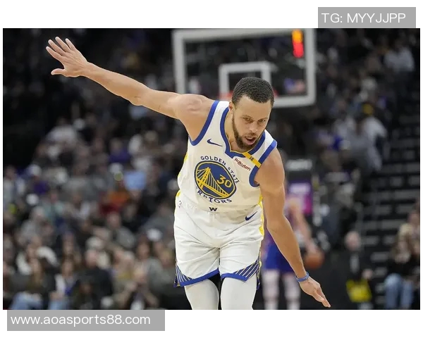 桑托斯谈球队努力：没有库里般的神奇三分球能力需全力以赴